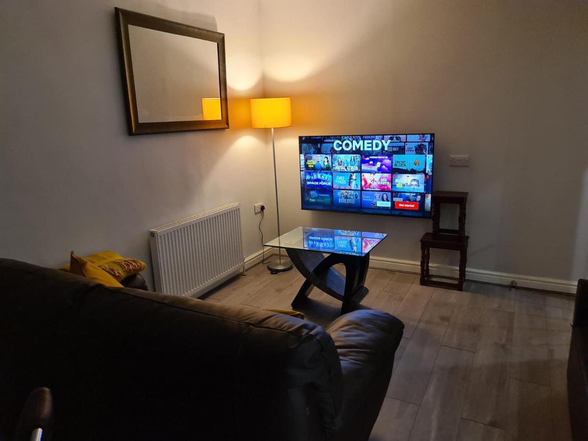 Whole House - 4 Bedrooms - Parking - Sleeps 8 Birmingham Exterior photo