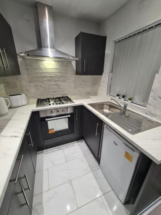 Whole House - 4 Bedrooms - Parking - Sleeps 8 Birmingham Exterior photo