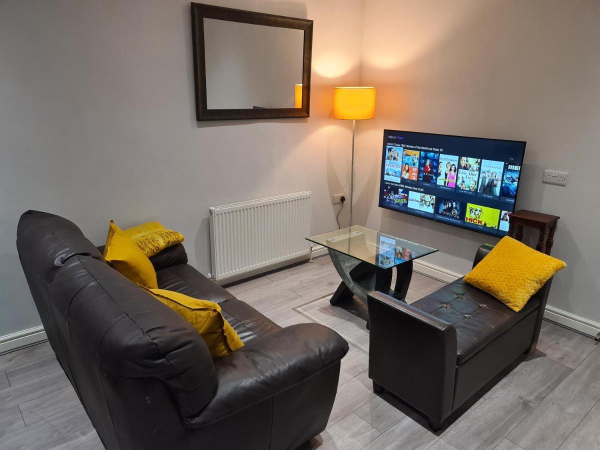 Whole House - 4 Bedrooms - Parking - Sleeps 8 Birmingham Exterior photo