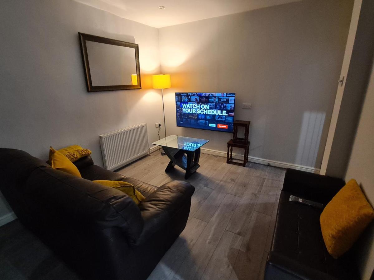 Whole House - 4 Bedrooms - Parking - Sleeps 8 Birmingham Exterior photo