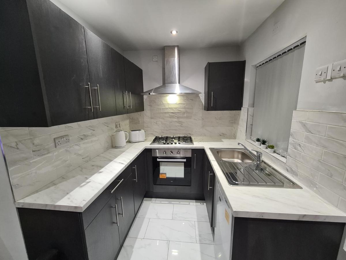 Whole House - 4 Bedrooms - Parking - Sleeps 8 Birmingham Exterior photo