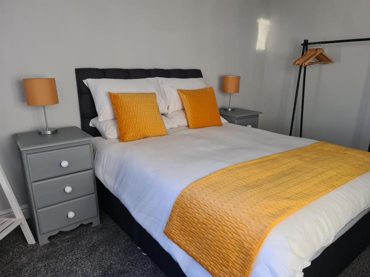 Whole House - 4 Bedrooms - Parking - Sleeps 8 Birmingham Exterior photo