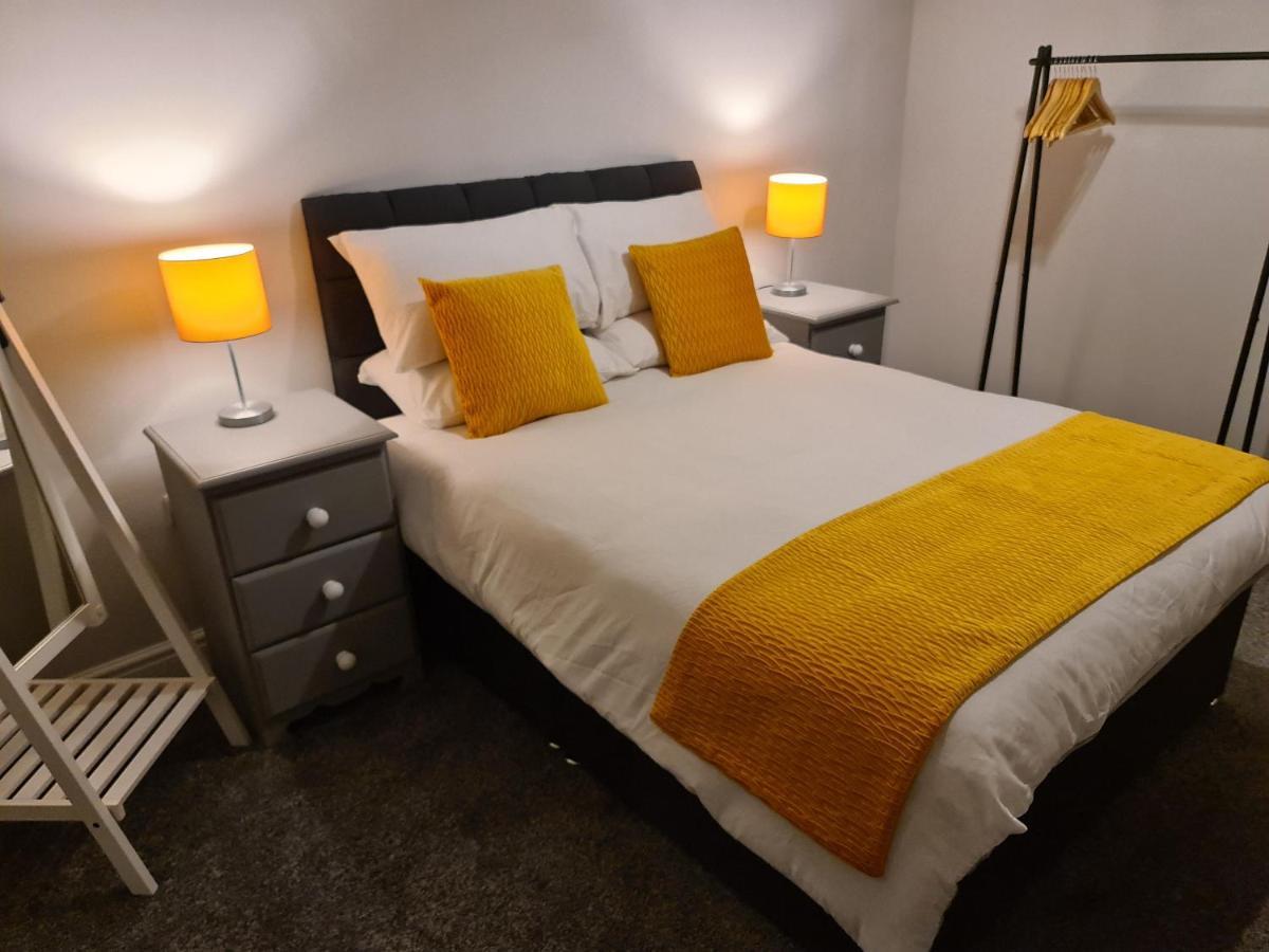 Whole House - 4 Bedrooms - Parking - Sleeps 8 Birmingham Exterior photo