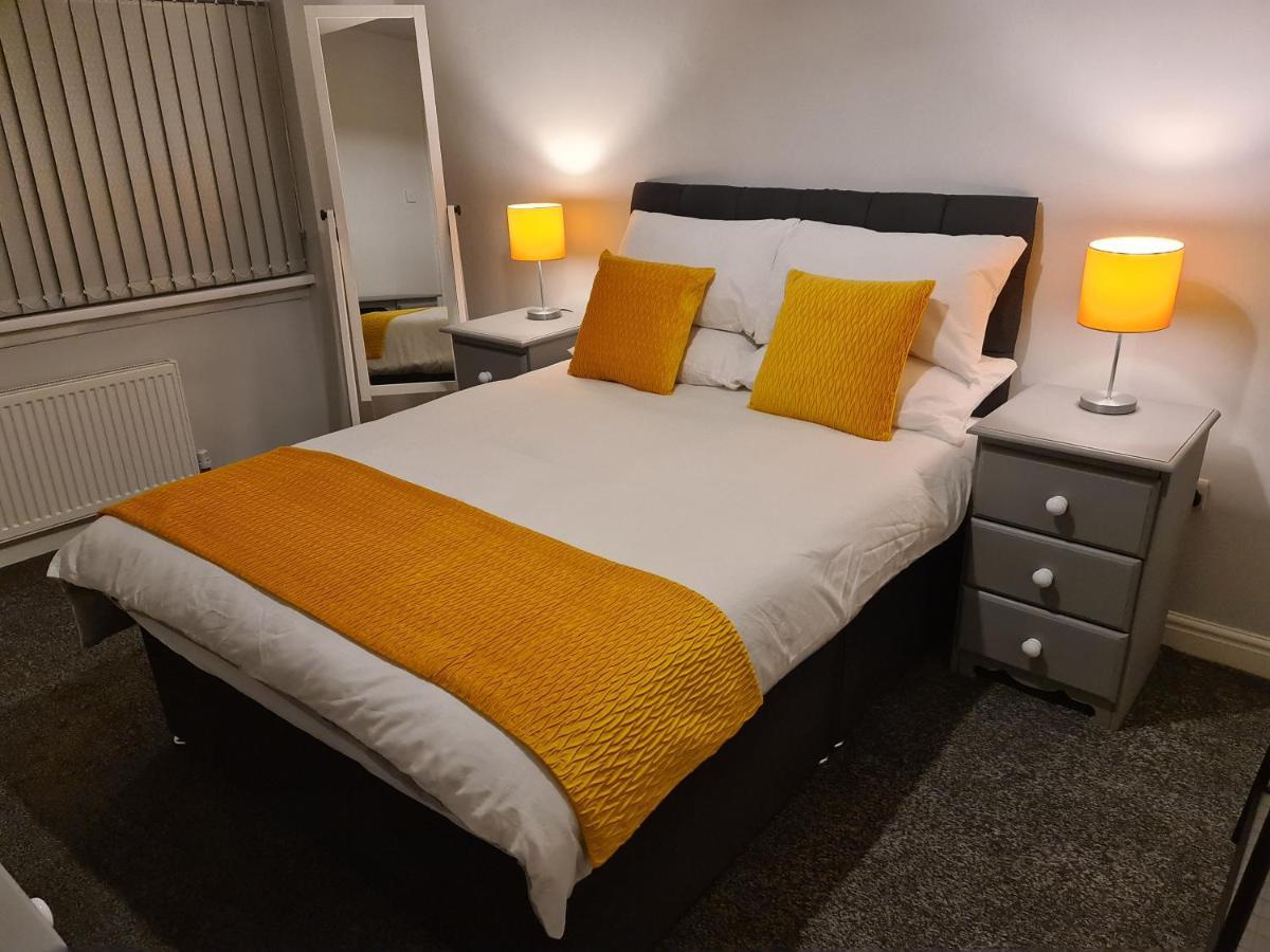 Whole House - 4 Bedrooms - Parking - Sleeps 8 Birmingham Exterior photo