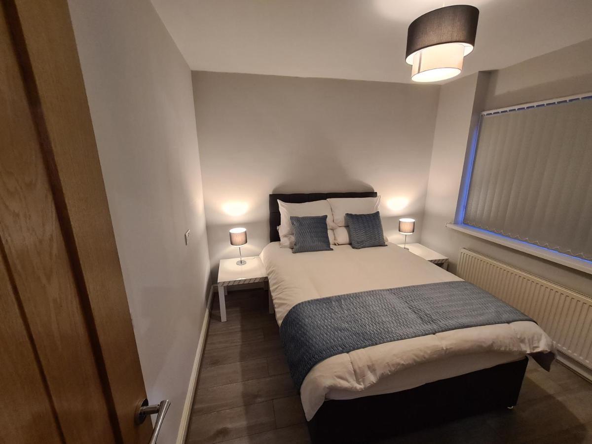 Whole House - 4 Bedrooms - Parking - Sleeps 8 Birmingham Exterior photo